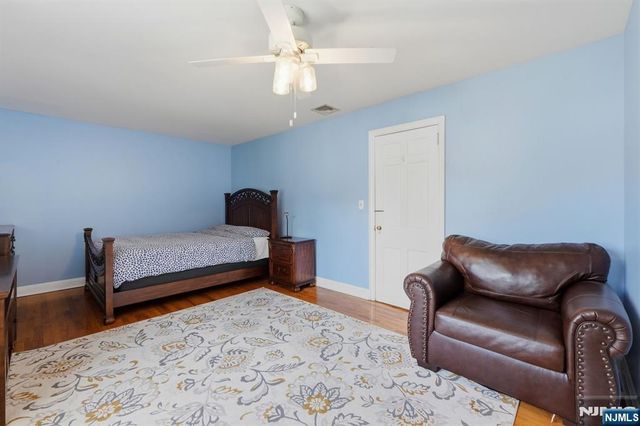 27 Beveridge Street, Teaneck, NJ 07666