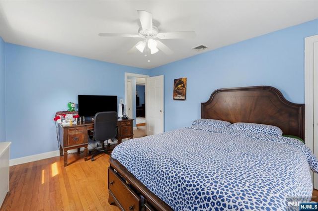 27 Beveridge Street, Teaneck, NJ 07666