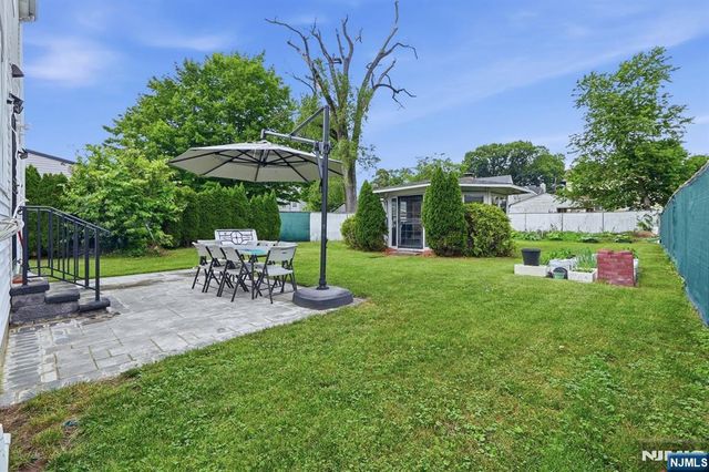 27 Beveridge Street, Teaneck, NJ 07666