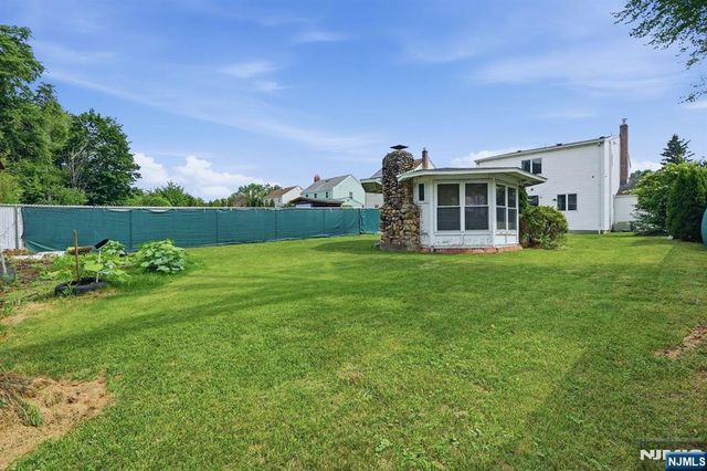 27 Beveridge Street, Teaneck, NJ 07666
