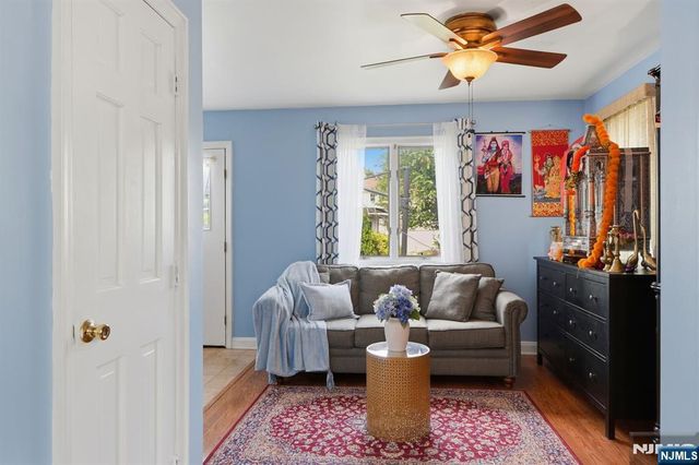 27 Beveridge Street, Teaneck, NJ 07666
