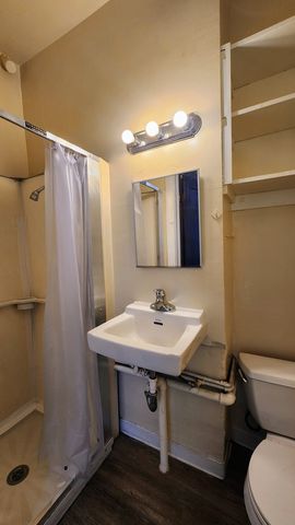 1919 W Berteau Avenue R, Chicago, IL 60613