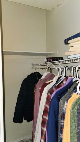 1919 W Berteau Avenue R, Chicago, IL 60613