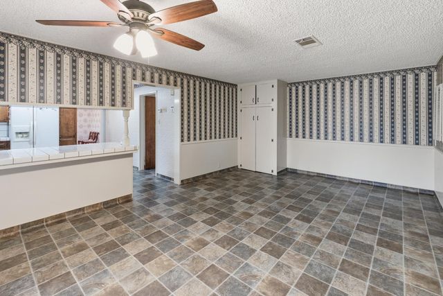 11704 E Nebraska Avenue, Selma, CA 93662