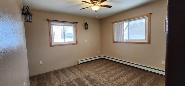 310 20th St NW, Minot, ND 58703