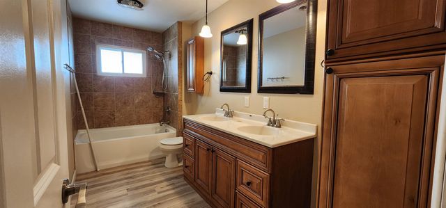 310 20th St NW, Minot, ND 58703