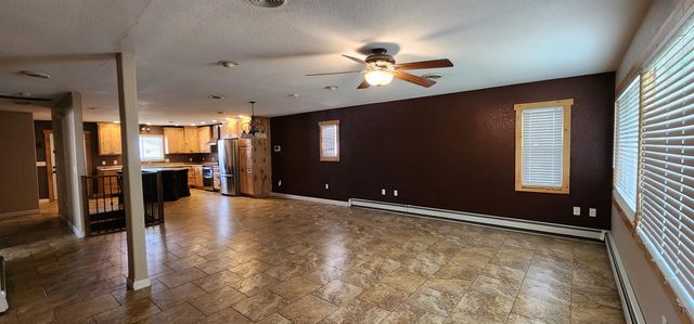 310 20th St NW, Minot, ND 58703