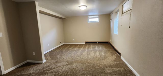310 20th St NW, Minot, ND 58703