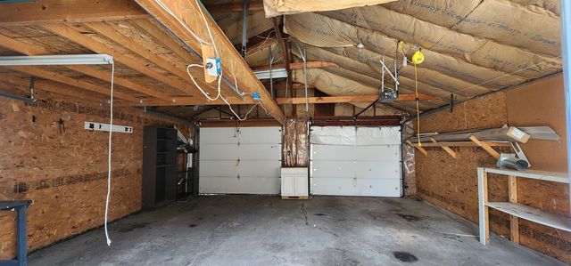 310 20th St NW, Minot, ND 58703