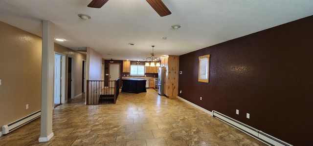 310 20th St NW, Minot, ND 58703