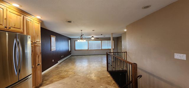 310 20th St NW, Minot, ND 58703