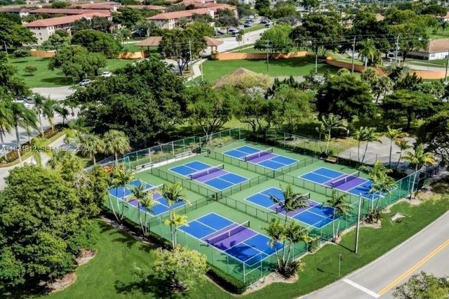 850 SW 133rd Ter 202B, Pembroke Pines, FL 33027