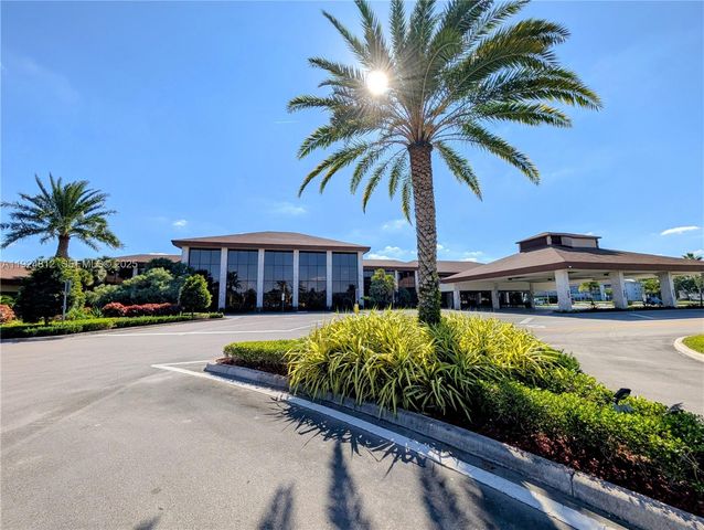 850 SW 133rd Ter 202B, Pembroke Pines, FL 33027