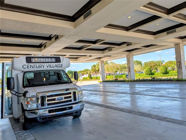 850 SW 133rd Ter 202B, Pembroke Pines, FL 33027