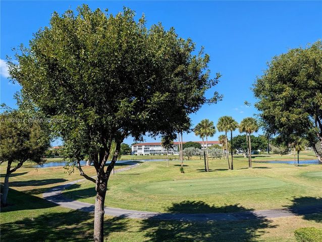 850 SW 133rd Ter 202B, Pembroke Pines, FL 33027