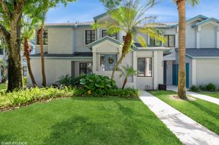 805 Harbour Pointe Way, Greenacres, FL 33413