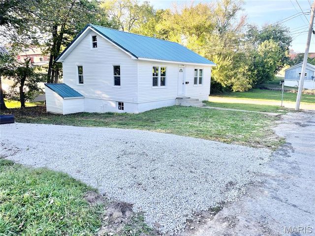 103 N Iron Street, Salem, MO 65560