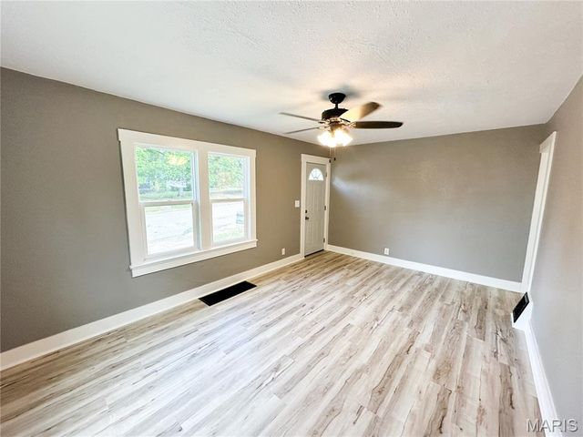 103 N Iron Street, Salem, MO 65560