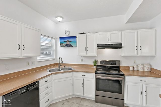 2302 Ashton Lane, Greenwood, IN 46143