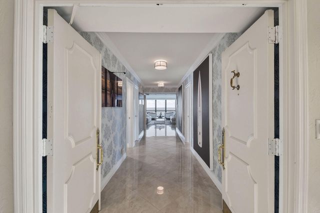 5380 N Ocean Drive 22i, Singer Island, FL 33404