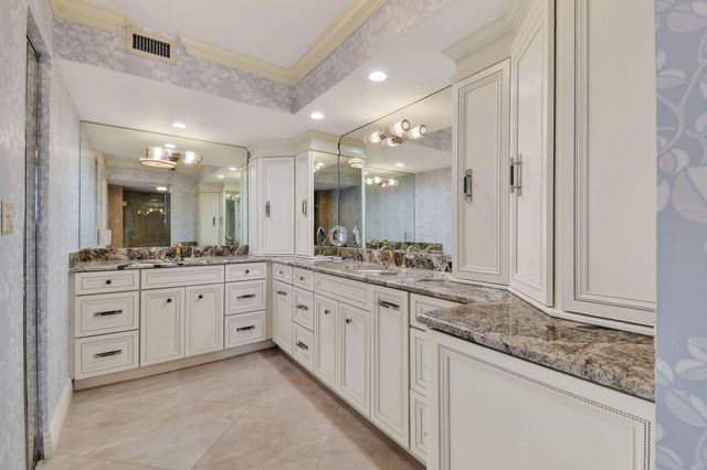 5380 N Ocean Drive 22i, Singer Island, FL 33404