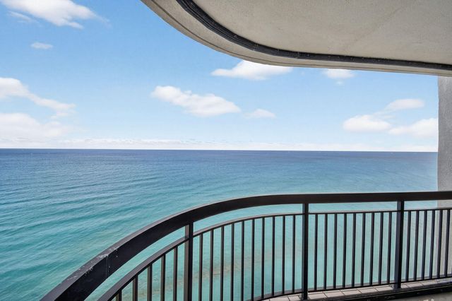 5380 N Ocean Drive 22i, Singer Island, FL 33404