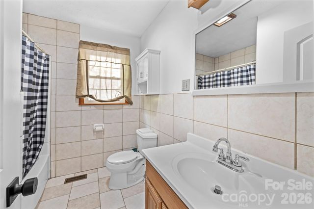 121 Dale Earnhardt Drive, Burnsville, NC 28714