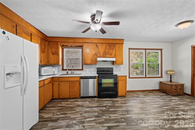 121 Dale Earnhardt Drive, Burnsville, NC 28714