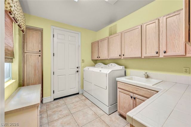 176 Brushton Court, Las Vegas, NV 89138