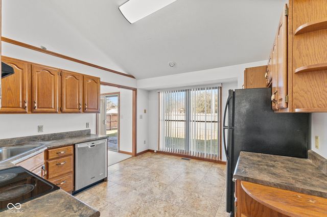 3810 Briar Hill Way, Columbus, IN 47203