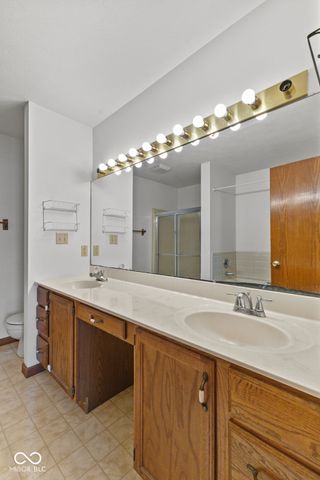 3810 Briar Hill Way, Columbus, IN 47203