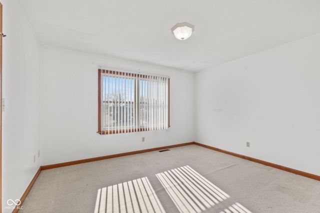 3810 Briar Hill Way, Columbus, IN 47203