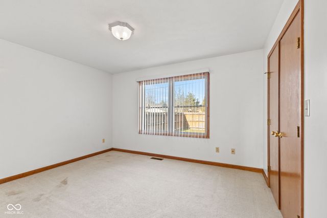 3810 Briar Hill Way, Columbus, IN 47203