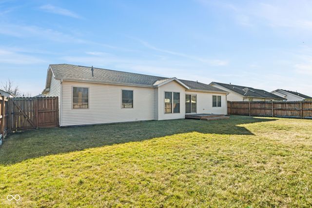 3810 Briar Hill Way, Columbus, IN 47203