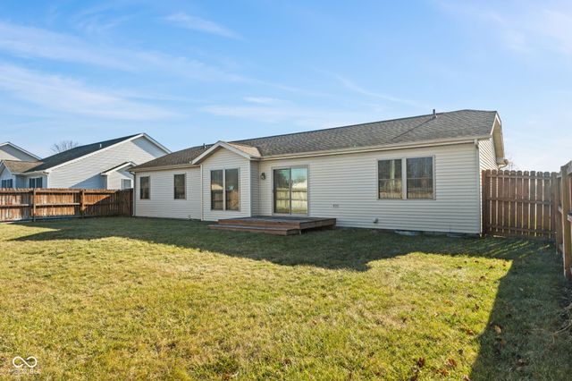 3810 Briar Hill Way, Columbus, IN 47203