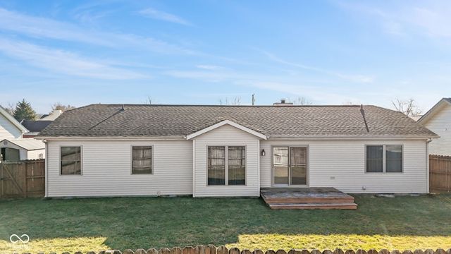 3810 Briar Hill Way, Columbus, IN 47203
