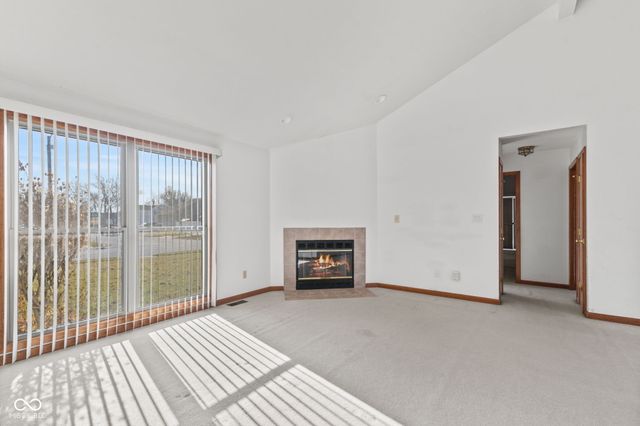 3810 Briar Hill Way, Columbus, IN 47203