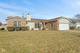3810 Briar Hill Way, Columbus, IN 47203