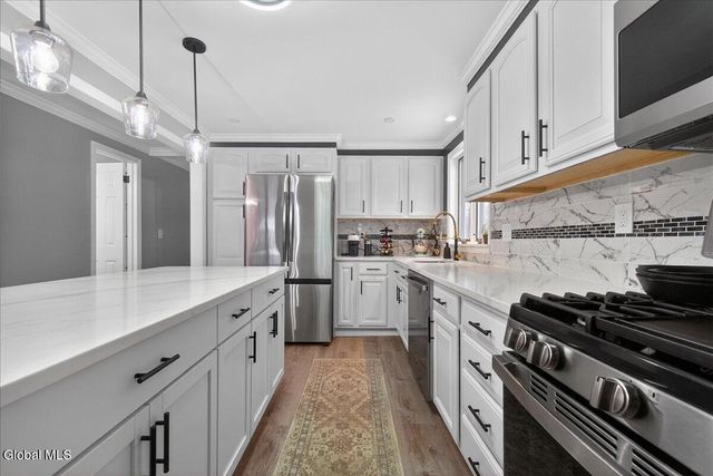 1320 Floral Avenue, Rotterdam, NY 12306