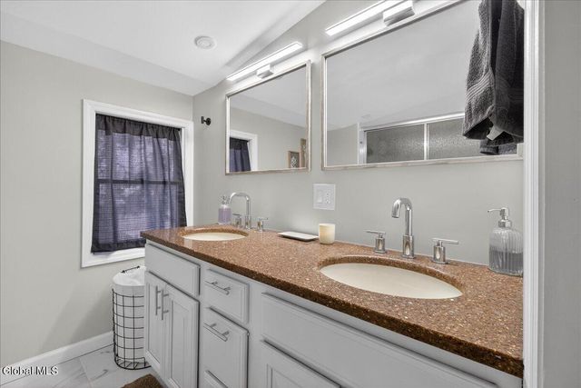 1320 Floral Avenue, Rotterdam, NY 12306