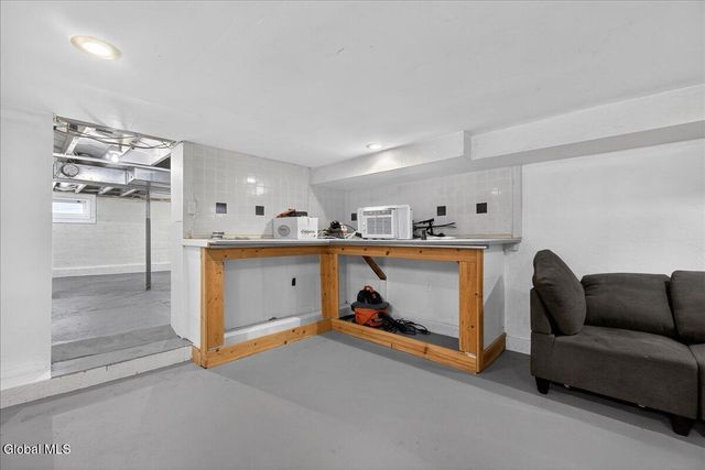 1320 Floral Avenue, Rotterdam, NY 12306