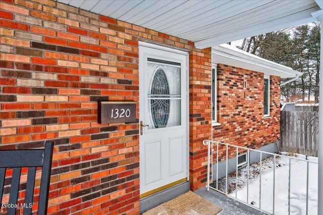 1320 Floral Avenue, Rotterdam, NY 12306