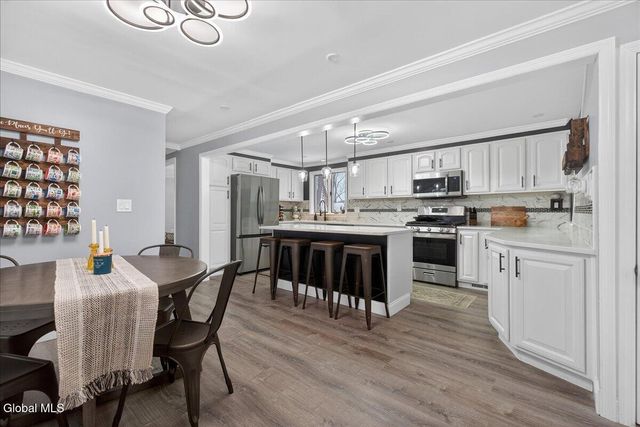 1320 Floral Avenue, Rotterdam, NY 12306