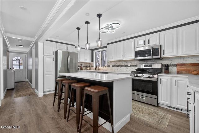 1320 Floral Avenue, Rotterdam, NY 12306