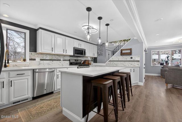 1320 Floral Avenue, Rotterdam, NY 12306