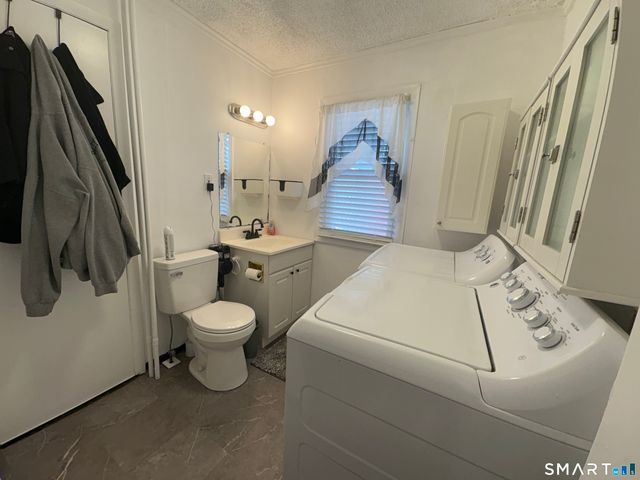 102 Circuit Avenue, Waterbury, CT 06708