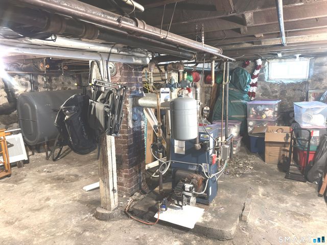 102 Circuit Avenue, Waterbury, CT 06708