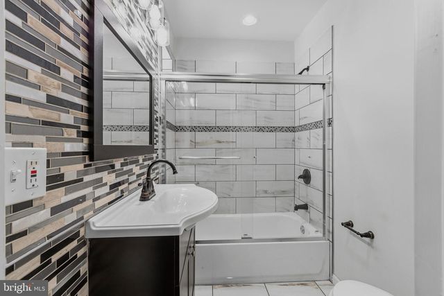1933 CAMBRIDGE ST, Philadelphia, PA 19130