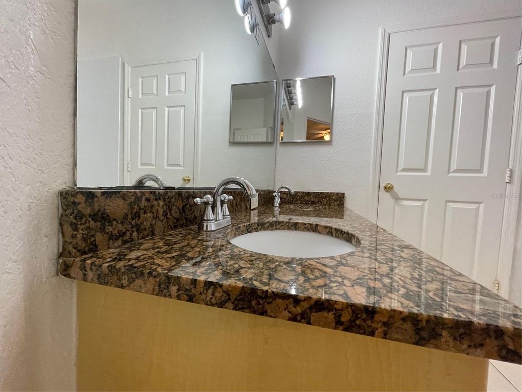 Image 10 of property listing at 3611 CONROY ROAD 825, Orlando, FL 32839