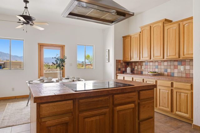 957 Camino Sin Pasada, Corrales, NM 87048